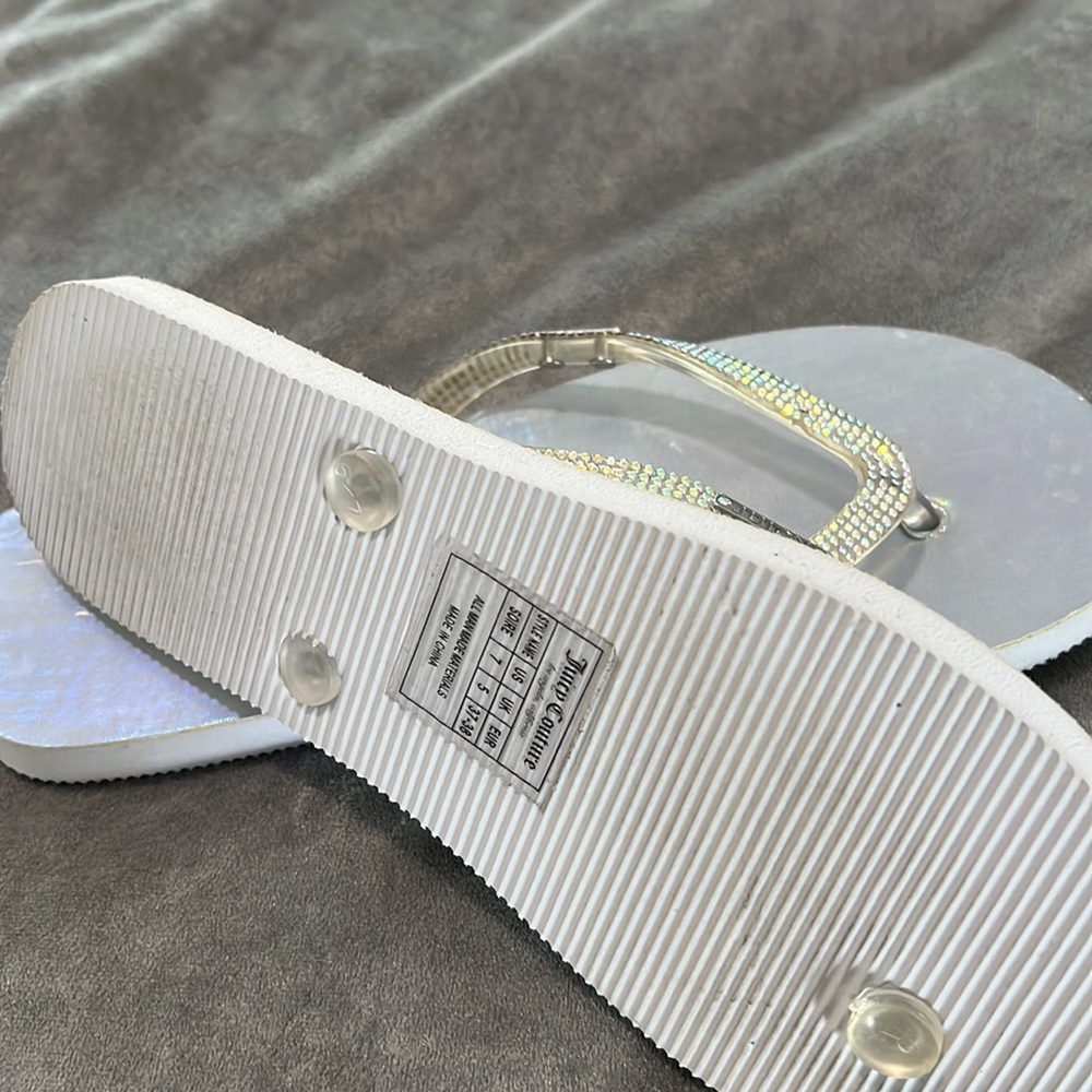 Juicy couture flip flops - Picture 2 of 3
